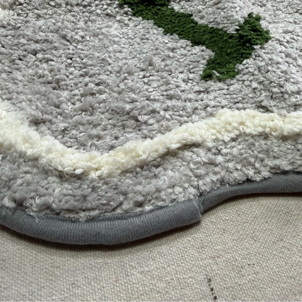 Gray Floral Shag Bath Mat with White & Yellow Flower - NWT